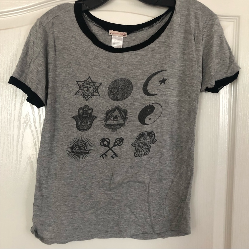 Women’s graphic t-shirt size S